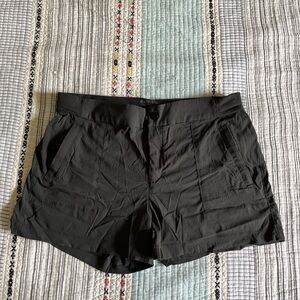 Athleta Trekkie Gray Shorts size 14